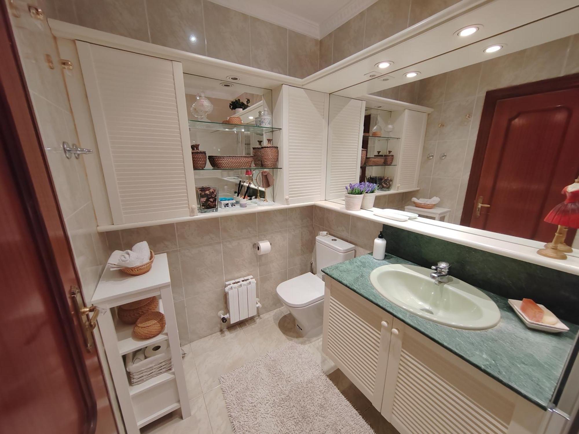 Quarto em Acomodações Particulares Habitación Con Baño Privado En El Centro De *